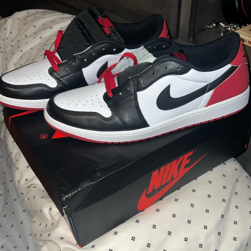 Jordan 1 retro low OG (Black Toe)